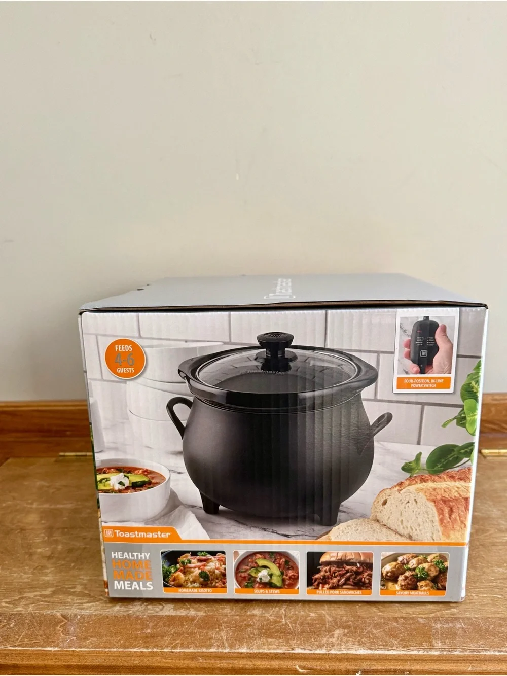 Toastmaster Cauldron 4-Quart Black Slow Cooker with Glass Lid